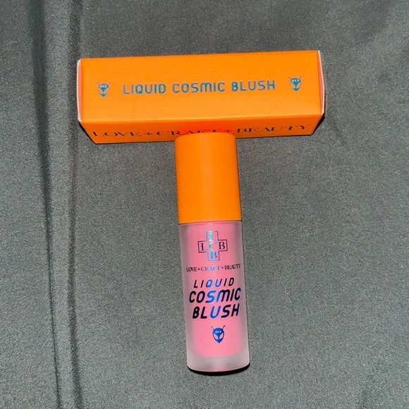 Liquid blush - Picture 1 of 3